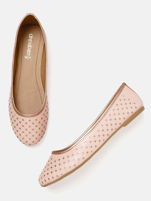 

DressBerry Women Dusty Pink & Gold-Toned Laser Cuts Ballerinas
