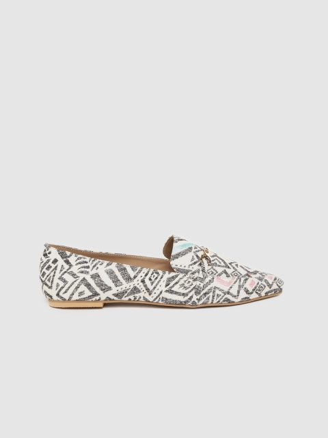 

Taavi Women White & Black Tribal Print Loafers