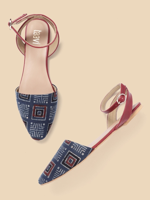 

Taavi Women Navy Blue & Maroon Printed Flats