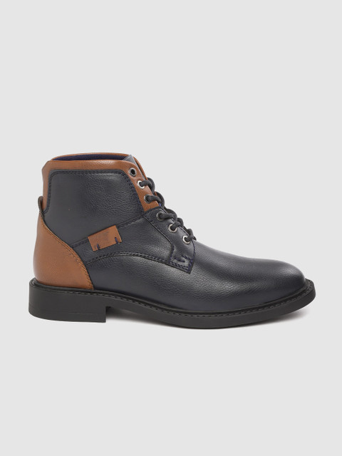 

Roadster Men Black Solid Flat Boots