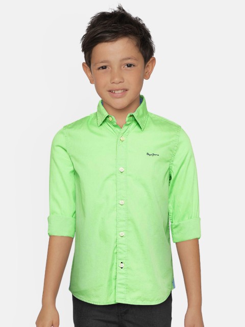 

Pepe Jeans Boys Green Regular Fit Solid Casual Shirt