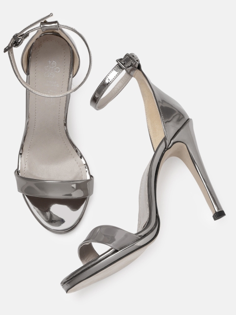 

Tresmode Women Mettalic-Toned Solid Stilettos, Metallic