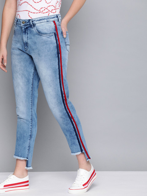 

Mast & Harbour Women Blue Boyfriend Fit Mid-Rise Clean Look Stretchable Cropped Jeans