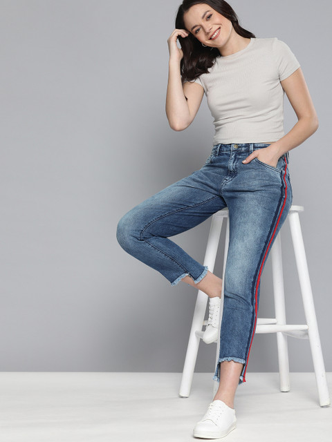 

Mast & Harbour Women Blue Boyfriend Fit Mid-Rise Clean Look Uneven Hem Cropped Jeans