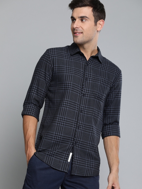 

The Humbl Co. Men Grey & Black Comfort Regular Fit Checked Casual Shirt