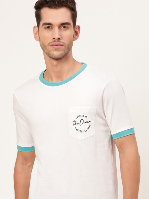 

Mast & Harbour Men White Solid Pocket Detailing Round Neck T-shirt
