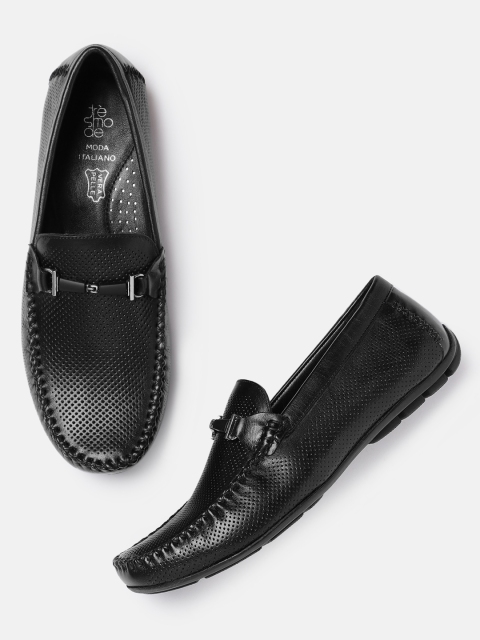 

Tresmode Men Black Textured Loafers