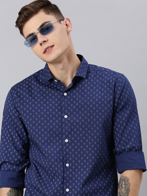 

Mast & Harbour Men Navy Blue & White Regular Fit Printed Casual Shirt