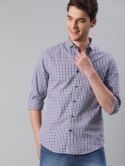 

Mast & Harbour Men White & Blue Regular Fit Checked Casual Shirt