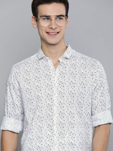 

Mast & Harbour Men White & Navy Blue Regular Fit Printed Casual Shirt