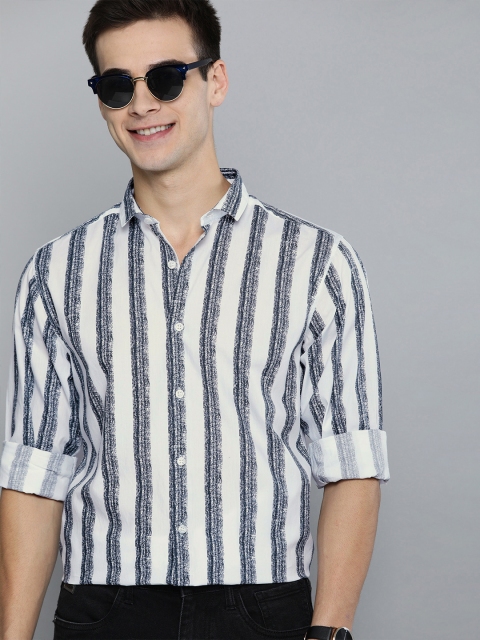 

Mast & Harbour Men White & Navy Blue Regular Fit Striped Casual Shirt