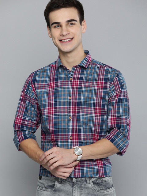 

Mast & Harbour Men Navy Blue & Pink Regular Fit Checked Casual Shirt