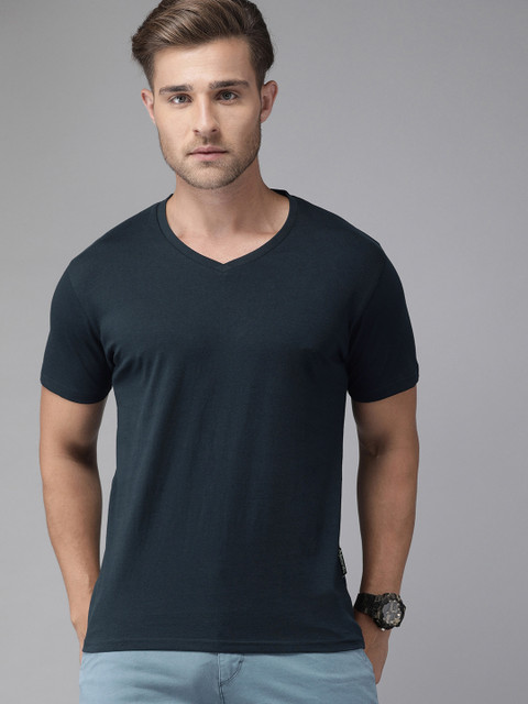 

Roadster Men Navy Blue Solid V-Neck T-shirt