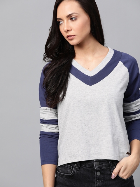 

Roadster Women Grey Melange & Navy Blue Solid V-Neck T-shirt