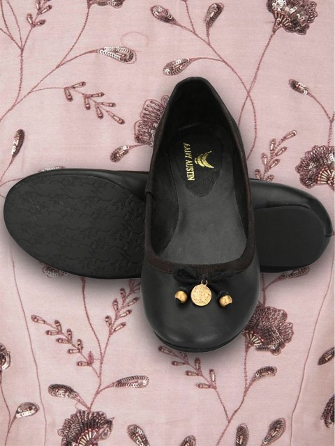 

AADY AUSTIN Women Black Solid Ballerinas