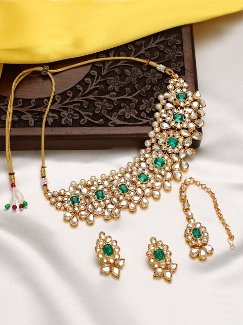 

Peora Gold Plated & Green Kundan Studded Jewellery Set