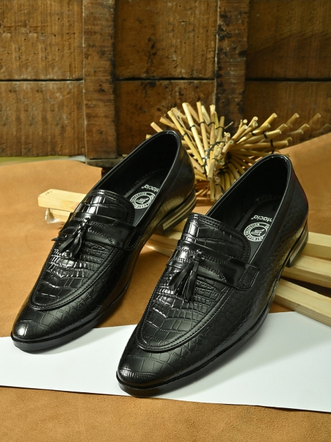 

Fentacia Men Black Textured Formal Slip-On Shoes