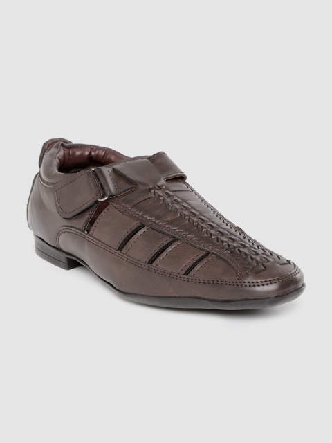 

Roadster Men Coffee Brown Textured Shoe-Style Sandals