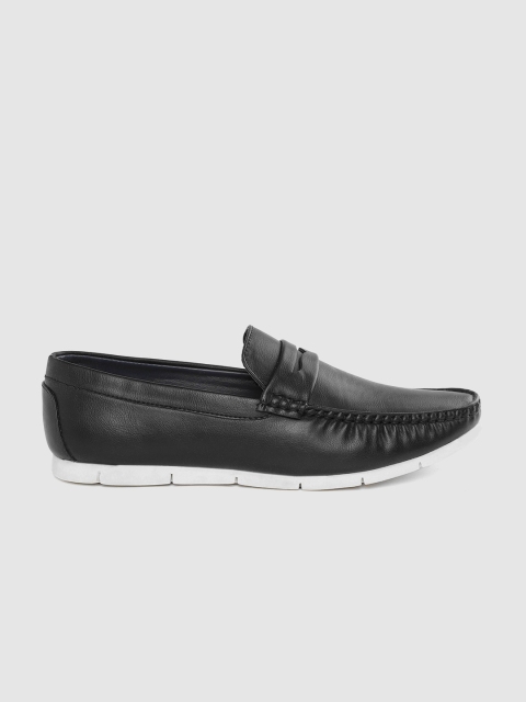 

Roadster Men Black Solid Loafers