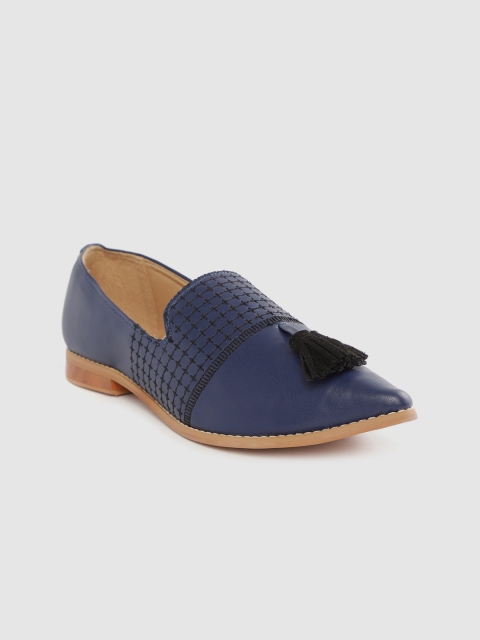 

Roadster Women Navy Blue Solid Tasselled Thread Work Flats