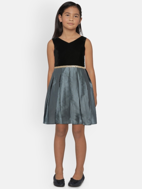 

Meringue Girls Black & Grey Colourblocked Fit and Flare Dress