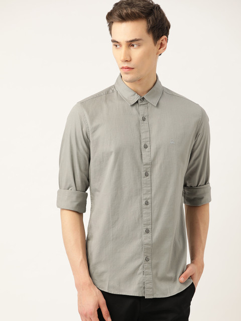 

United Colors of Benetton Men Grey Regular Fit Solid Smart Casual Shirt