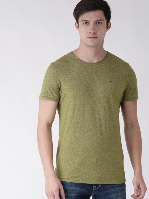 

Tommy Hilfiger Men Olive Green Solid Round Neck T-shirt