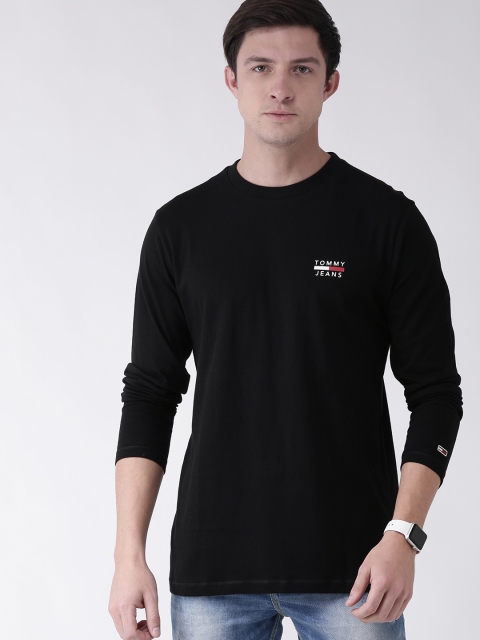 

Tommy Hilfiger Men Black Slim Fit Solid Round Neck T-shirt With Printed Detailing