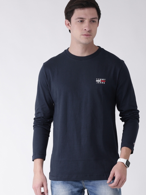 

Tommy Hilfiger Men Navy Blue Slim Fit Solid Round Neck T-shirt With Printed Detailing