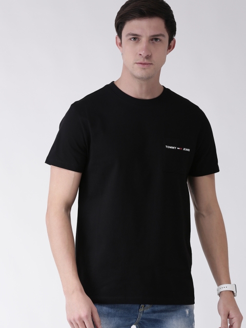 

Tommy Hilfiger Men Black Solid Round Neck Pure Cotton T-shirt