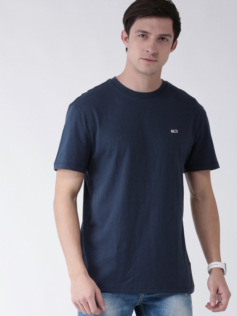 

Tommy Hilfiger Men Navy Blue Solid Round Neck T-shirt