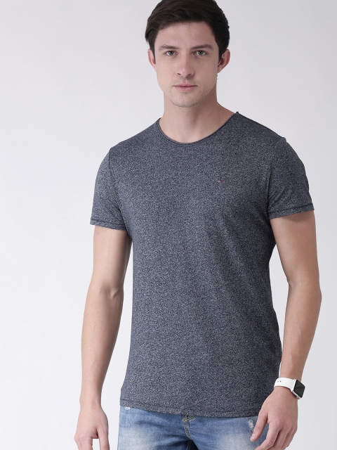 

Tommy Hilfiger Men Navy Blue Melange Slim Fit Solid Round Neck T-shirt