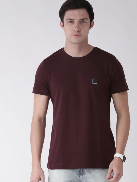

Tommy Hilfiger Men Burgundy Solid Round Neck T-shirt
