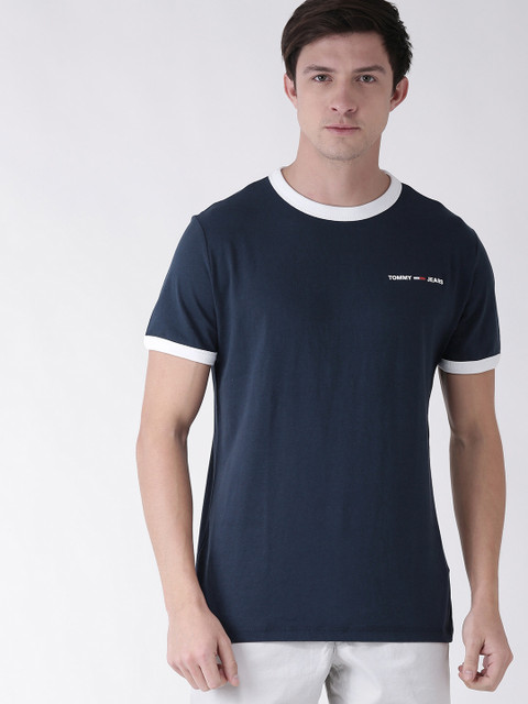 

Tommy Hilfiger Men Navy Blue Solid Round Neck T-shirt
