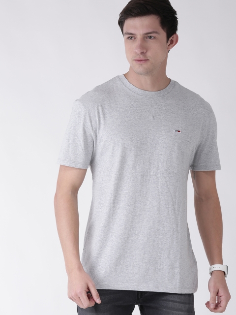 

Tommy Hilfiger Men Grey Solid Round Neck Pure Cotton T-shirt