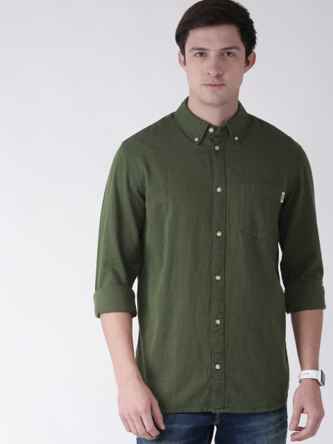 

Tommy Hilfiger Men Olive Green Regular Fit Solid Casual Shirt