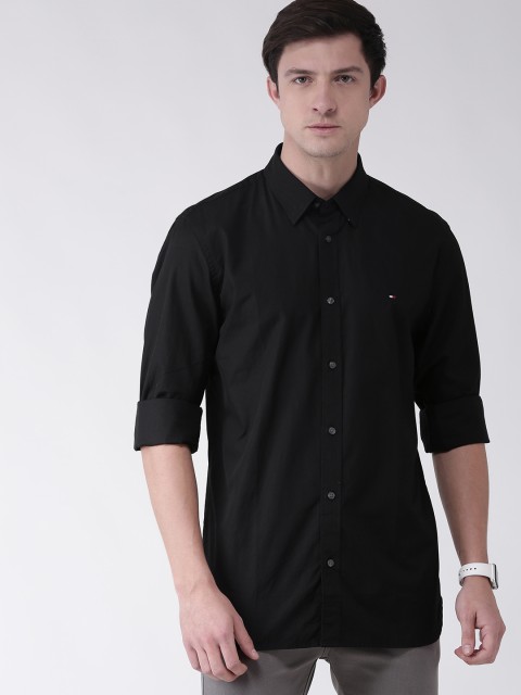 

Tommy Hilfiger Men Black Regular Fit Solid Casual Shirt