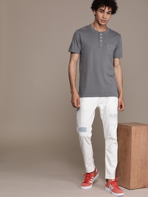 

GAP Men Grey Solid Henley Neck T-shirt