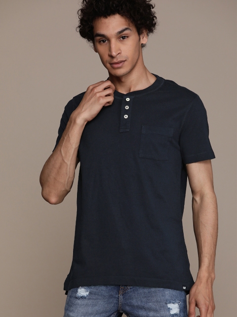 

GAP Men Navy Blue Solid Henley Neck T-shirt