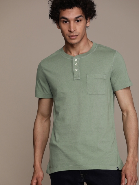 

GAP Men Green Solid Henley Neck T-shirt