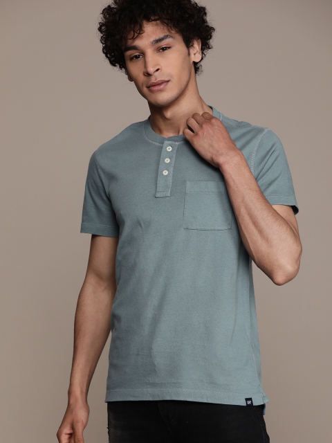 

GAP Men Blue Solid Henley Neck T-shirt