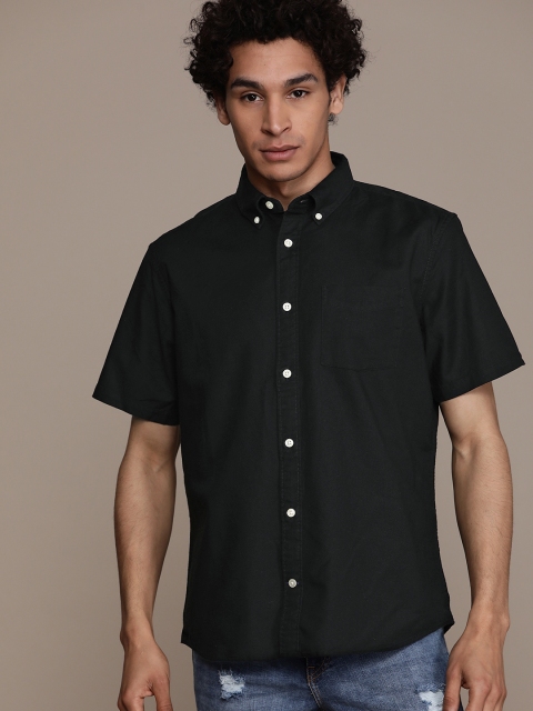 

GAP Men Black Standard Regular Fit Solid Casual Shirt