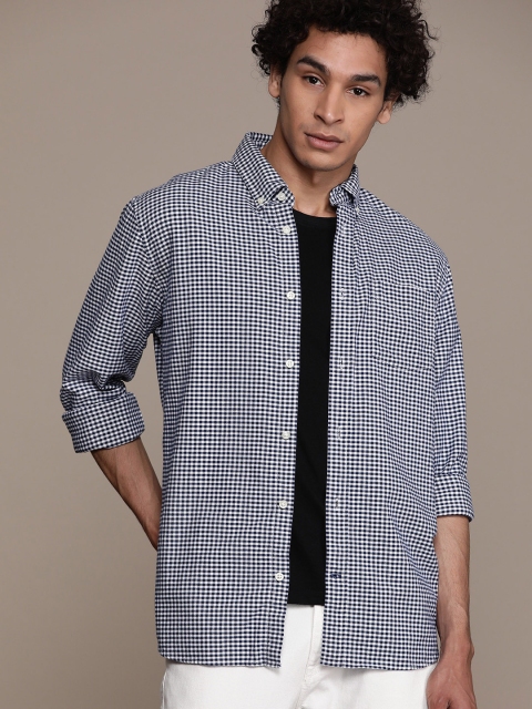 

GAP Men Navy Blue & White Standard Regular Fit Checked Casual Shirt