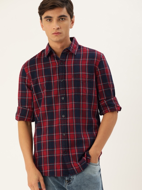 

GAP Men Red & Navy Blue Regular Fit Checked Casual Shirt