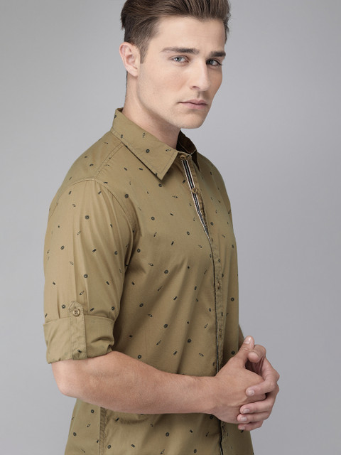 

Roadster Men Khaki & Black Regular Fit Printed Casual Shirt