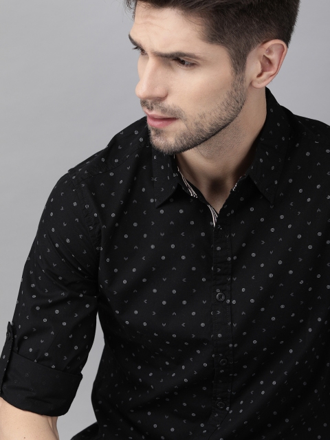 

Roadster Men Black & Grey Regular Fit Printed Casual Shirt