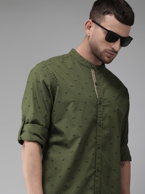 

Roadster Men Olive Green & Black Regular Fit Printed Casual Shirt