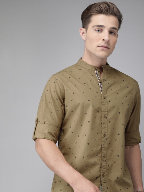 

Roadster Men Khaki & Black Regular Fit Printed Casual Shirt