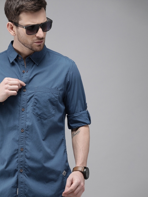

Roadster Men Teal Blue Regular Fit Solid Casual Shirt