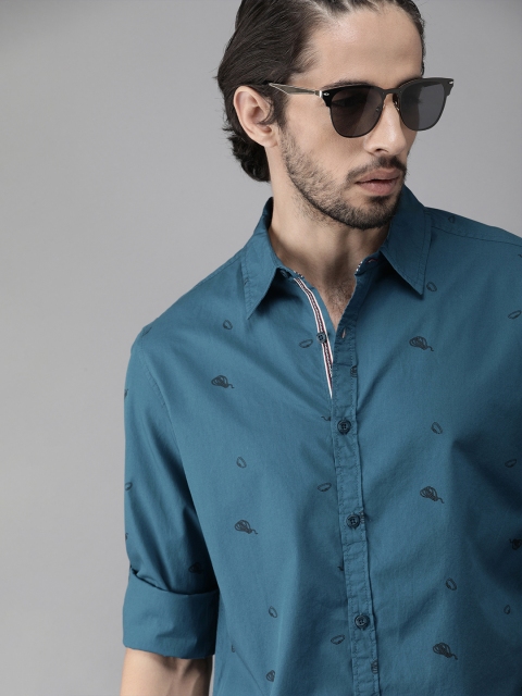

Roadster Men Teal Blue & Black Regular Fit Printed Casual Shirt